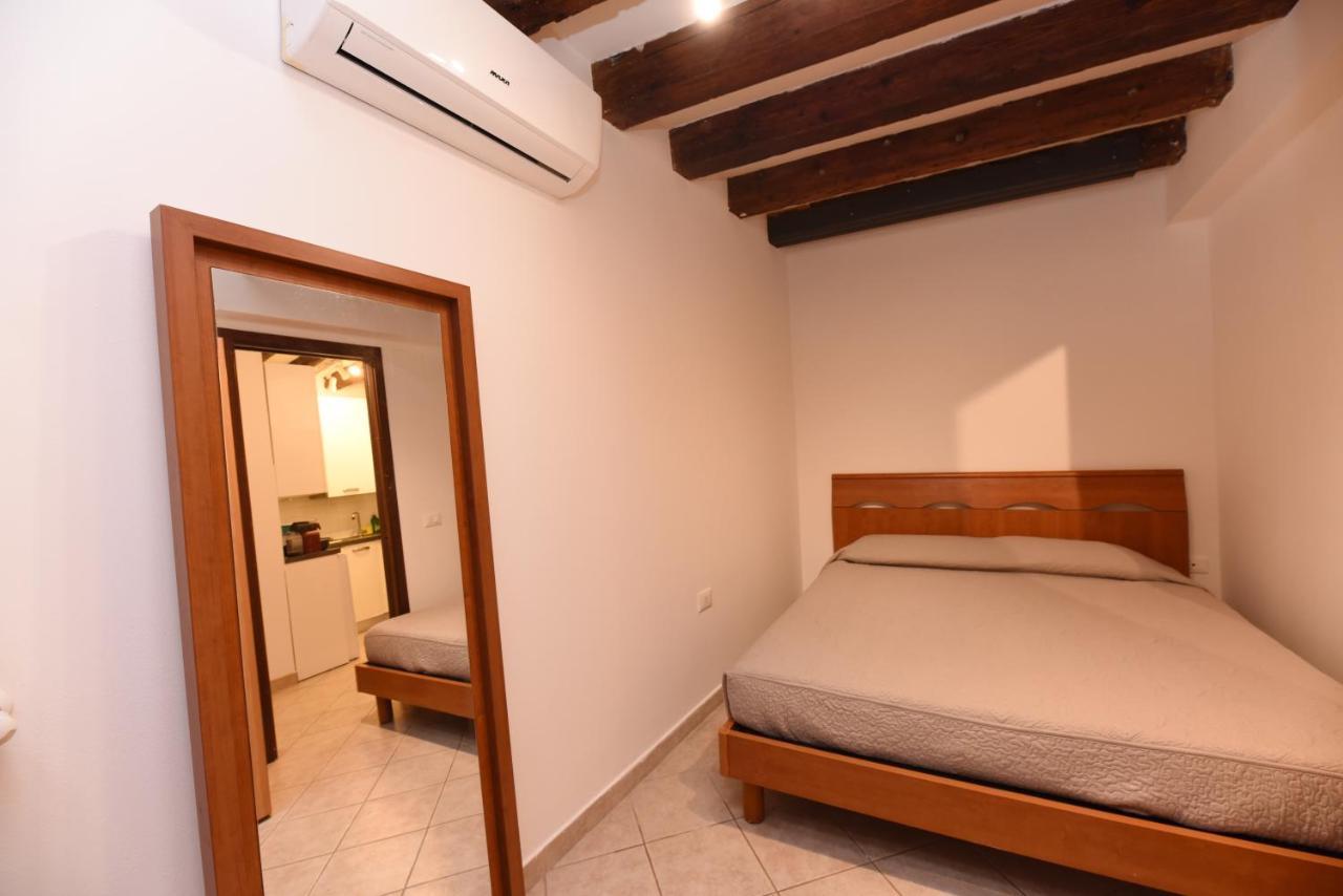 Do Pozzi Apartment เวนิส ภายนอก รูปภาพ